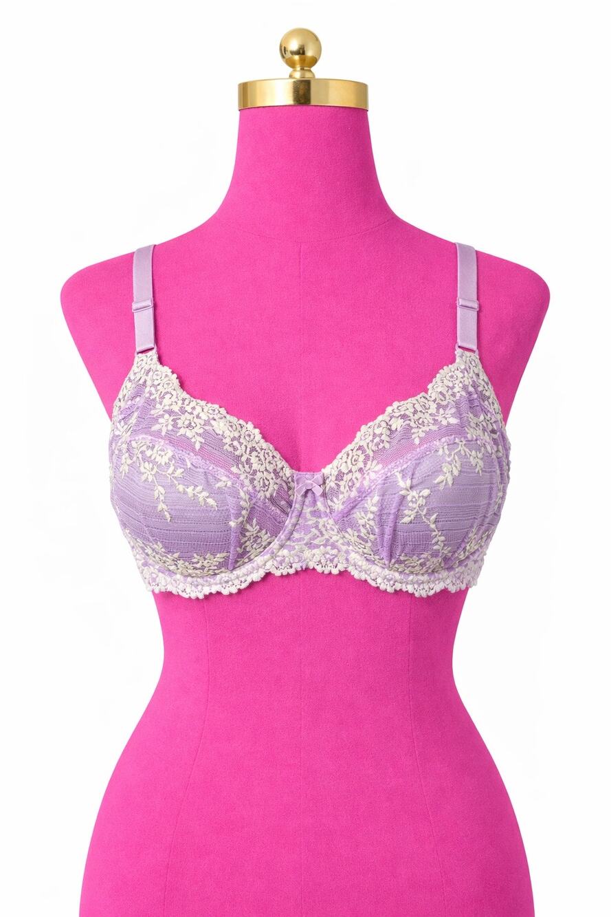 Wacoal Lavana Level Bra 38DDD Embrace Lace Underwire Soft Cup 65191 Purple White